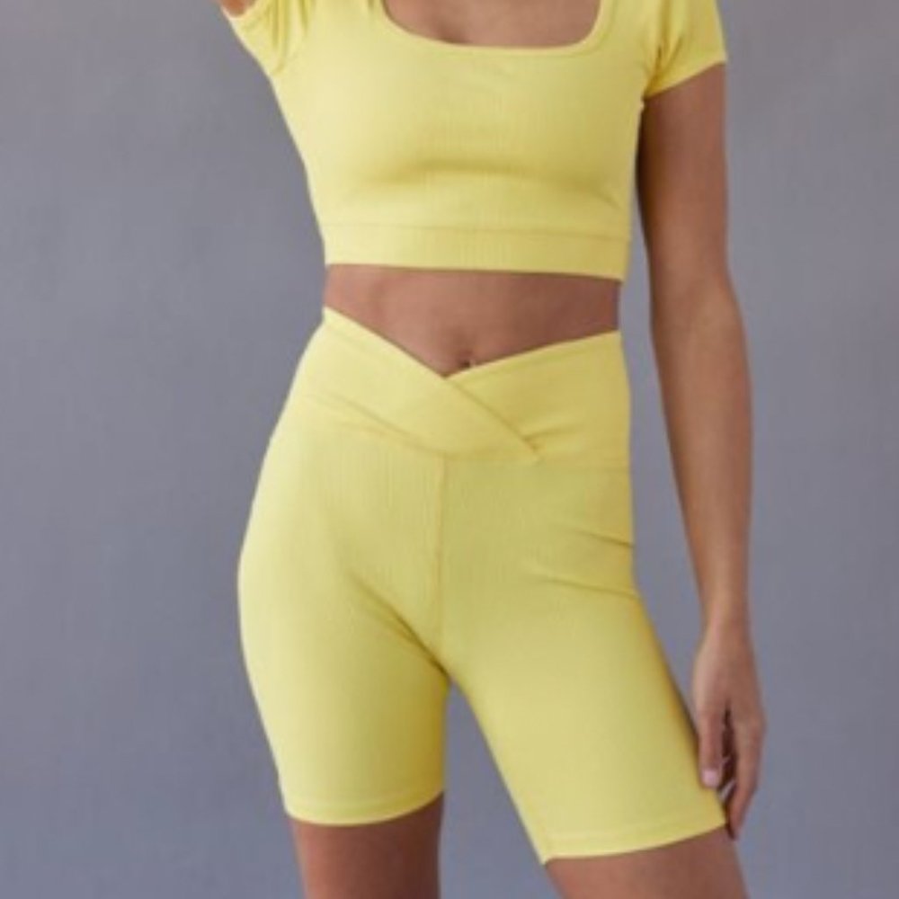 NWT Year Of Ours Ribbed V-Front Bike Short